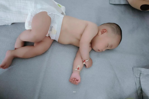 长岭宝宝突然很多眼屎